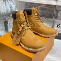 Designer Louis Vuitton Winter Boots Men’s. Available In All Sizes