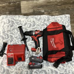 Milwaukee M18 Brushless 1/2 In. Compact Hammer Drill Kit