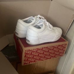 Women’s Size Ten Vans Off The Wall 