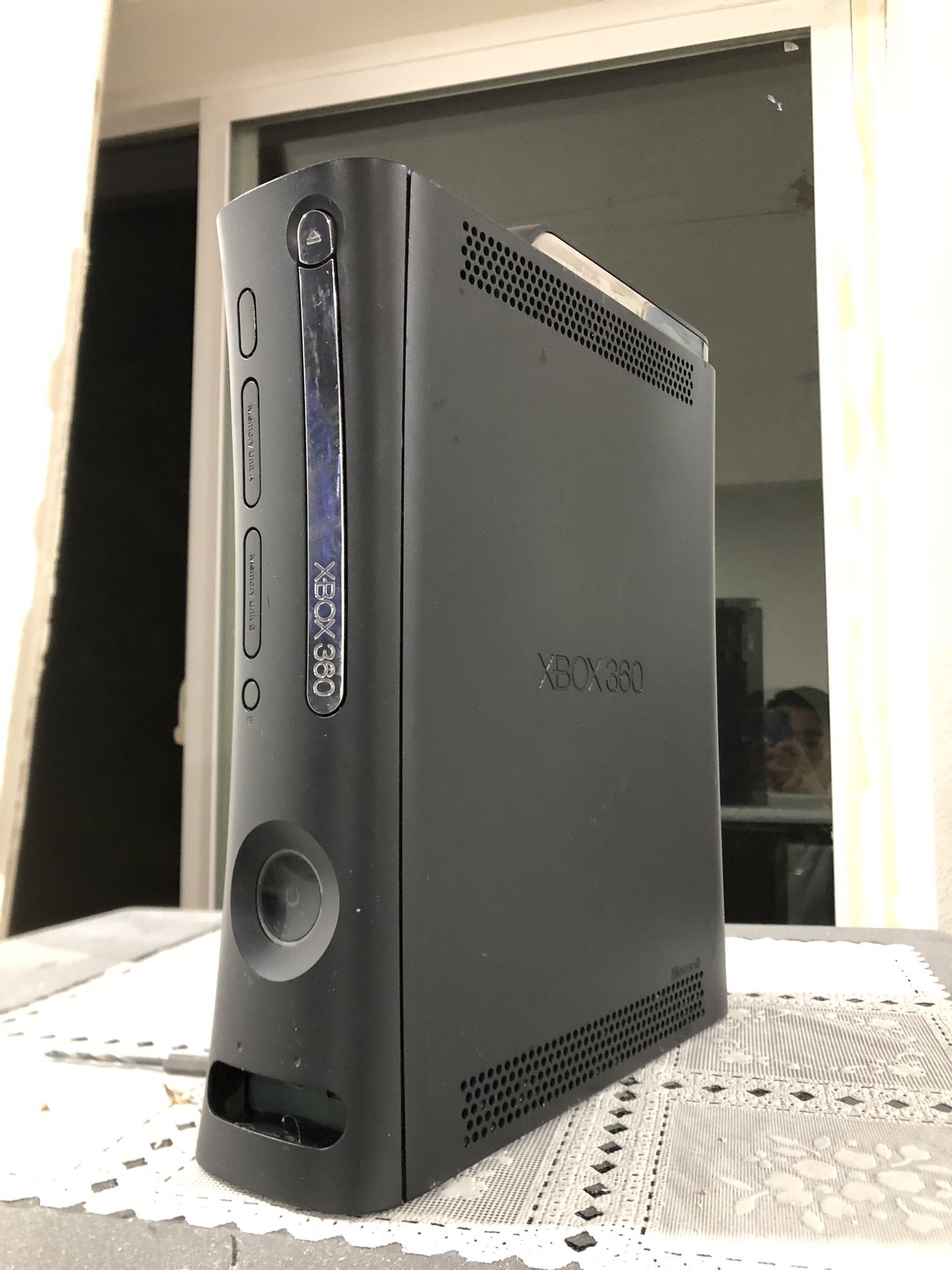 Xbox 360 120GB With Games And Charging Cord
