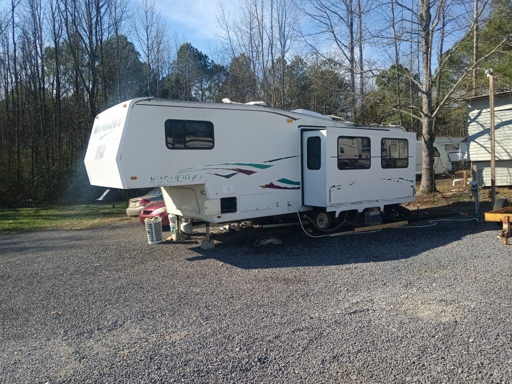 2000 Hitchhiker Fifth Wheel Camper 