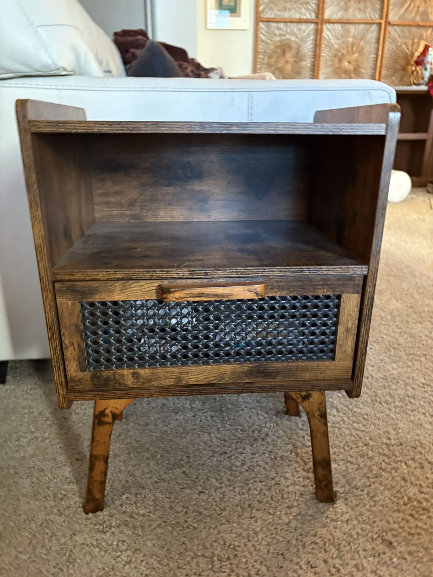 Side Tables 