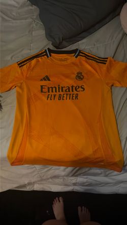 Real Madrid 24-25 away orange jersey Adidas Medium ￼
