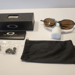 Oakley Romeo 1 Titanium / Gold Iridium Lens Excellent! In Box!