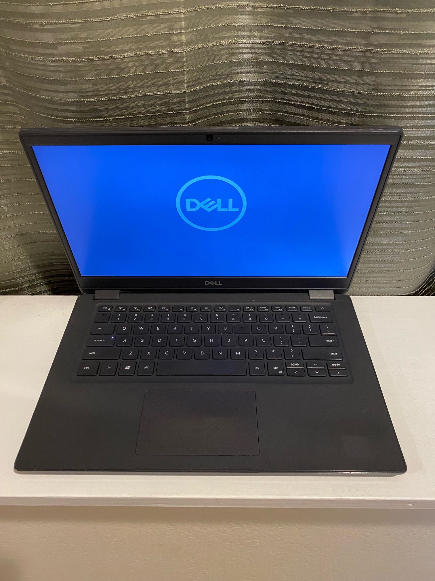 10th gen i5 Windows 11 Dell *** HDMI, SSD, and 8GB Ram