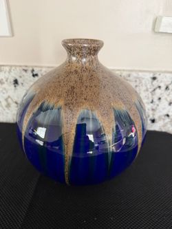 Gorgeous Unsigned Globular Large Cobalt Blue Cascading Tan Drip Glaze Vase Art Pottery