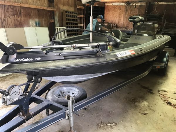 It is a viper boat for Sale in Bixby, OK - 7a8b7a4440634f8f86542a2cf5ebffcf