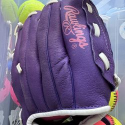 Girls softball glove