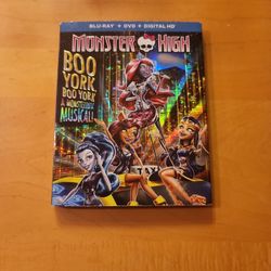 BLU RAY / DVD COMBO PACK MONSTER HIGH $5 PRE OWNED NO SCRATCHES IN LIKE NEW CONDITION FROM A PET FREE  HOME.
  ALSO CHECK OUT MY OTHER OFFERS. 