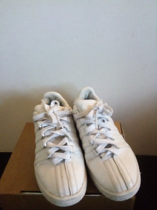 K SWISS CLASSIC ALL WHITE SNEAKERS SIZE 6.5 GREAT LACES
