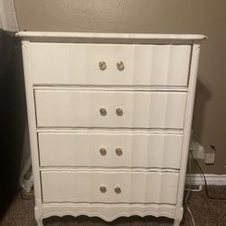 White Vintage Dresser 