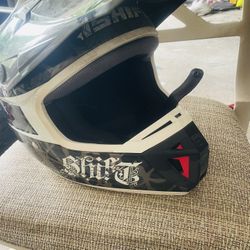 Motorcycle helmet 