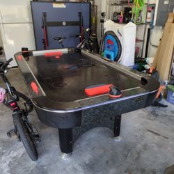 Air Hockey Table