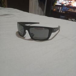 Oakley Drop Point 
