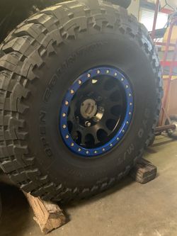 Off-road wheels and tires