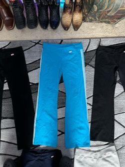 2000 women flared sweatpants