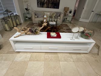 TV media console