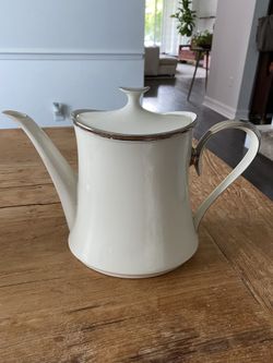 Lenox Solitaire Coffee Tea Pot 