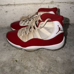 Cherry 11s size 7