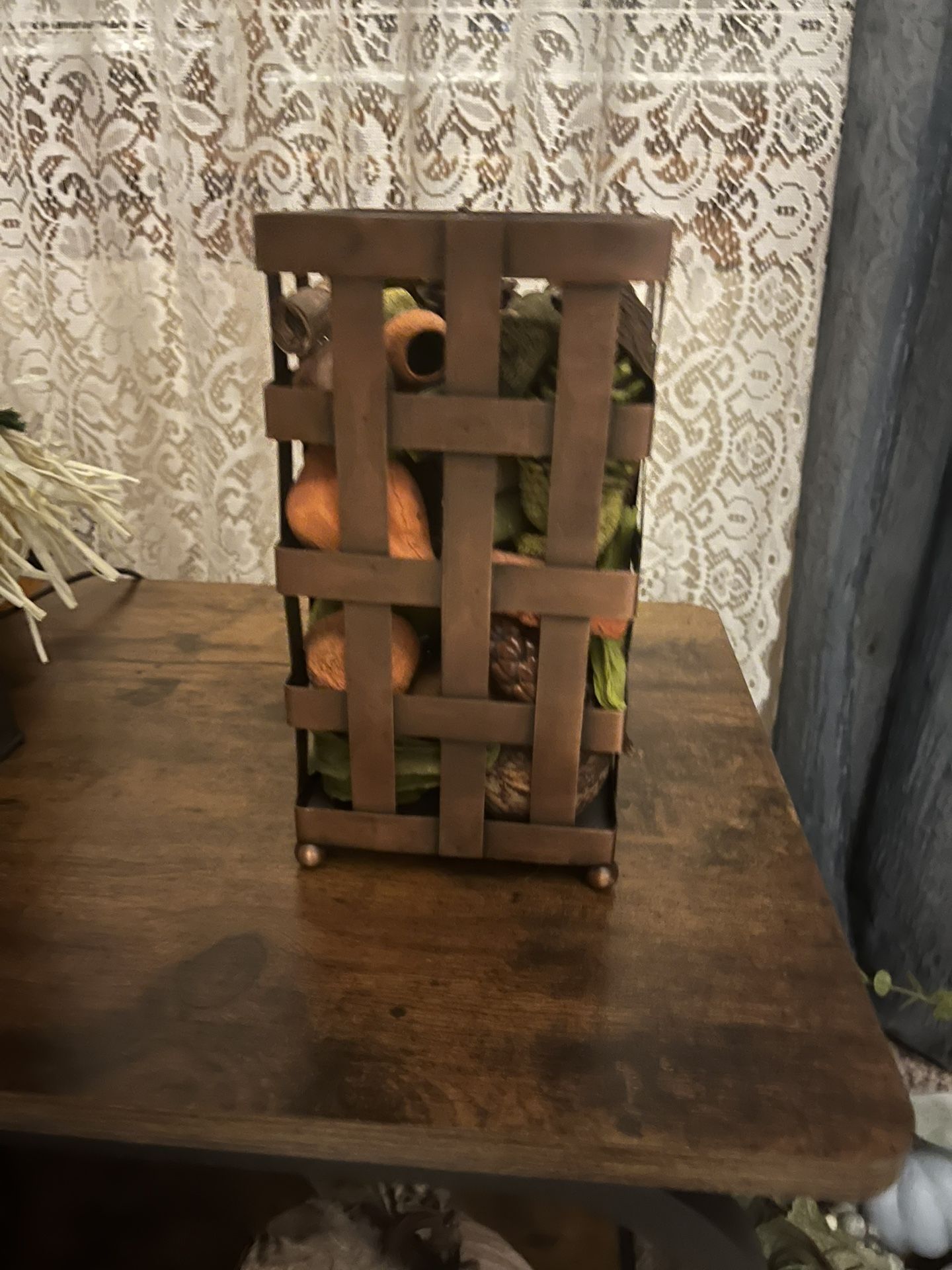 Beautiful Metal Decor With Filler