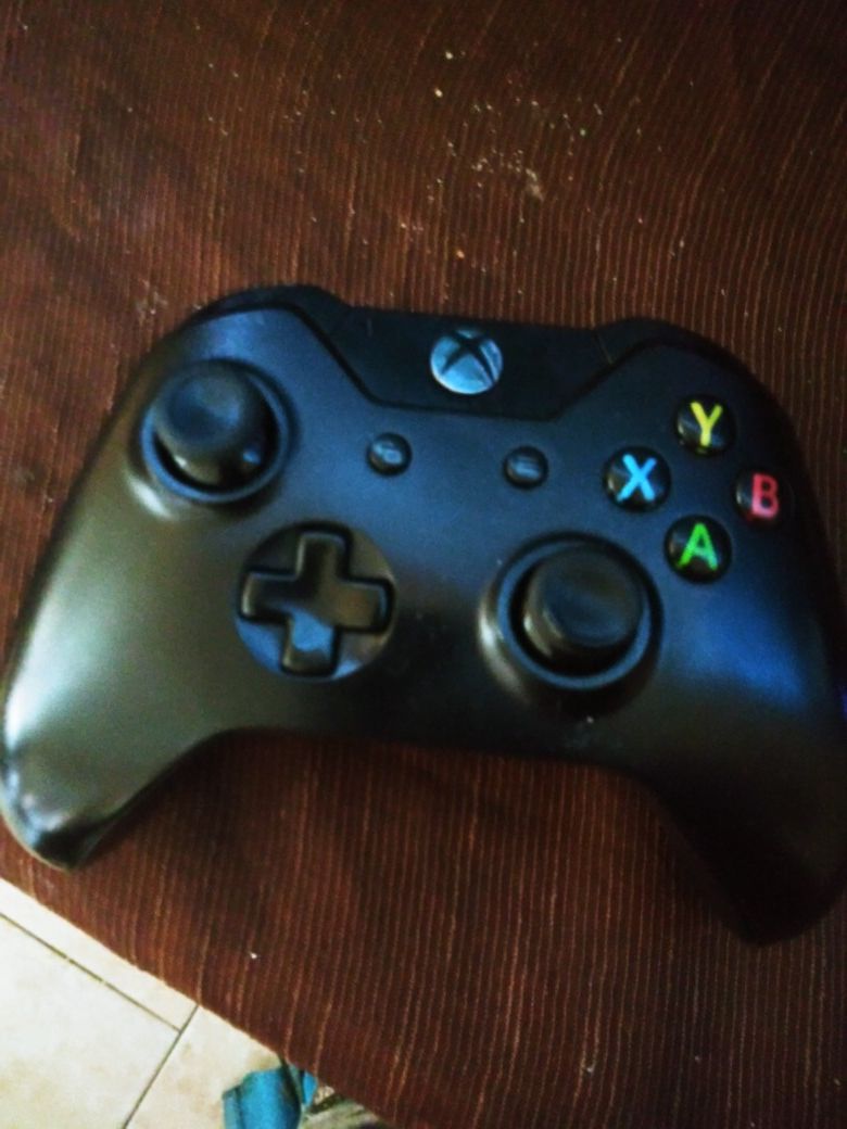 Xbox one controller(no 3.5mm jack)