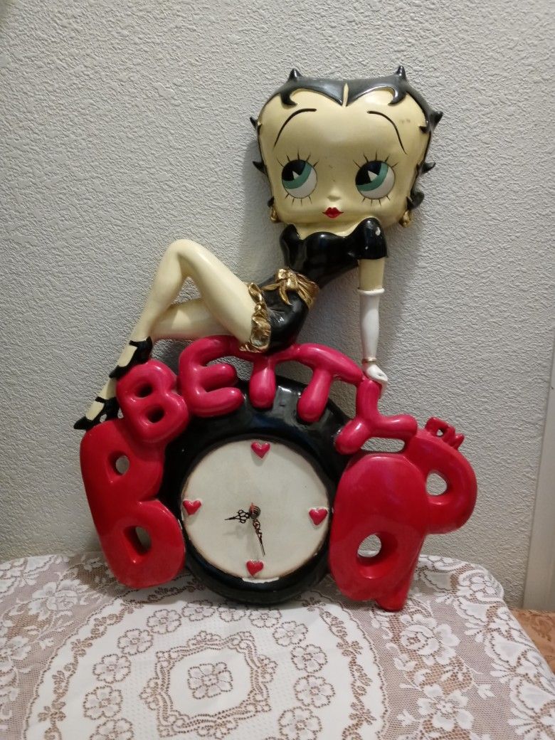 Vintage Betty boop clock