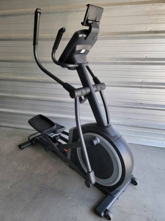 Nordictrack E7.52 Elliptical in Excellent Condition