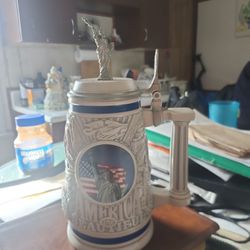 Collectible 2002 AMERICA the BEAUTIFUL mug