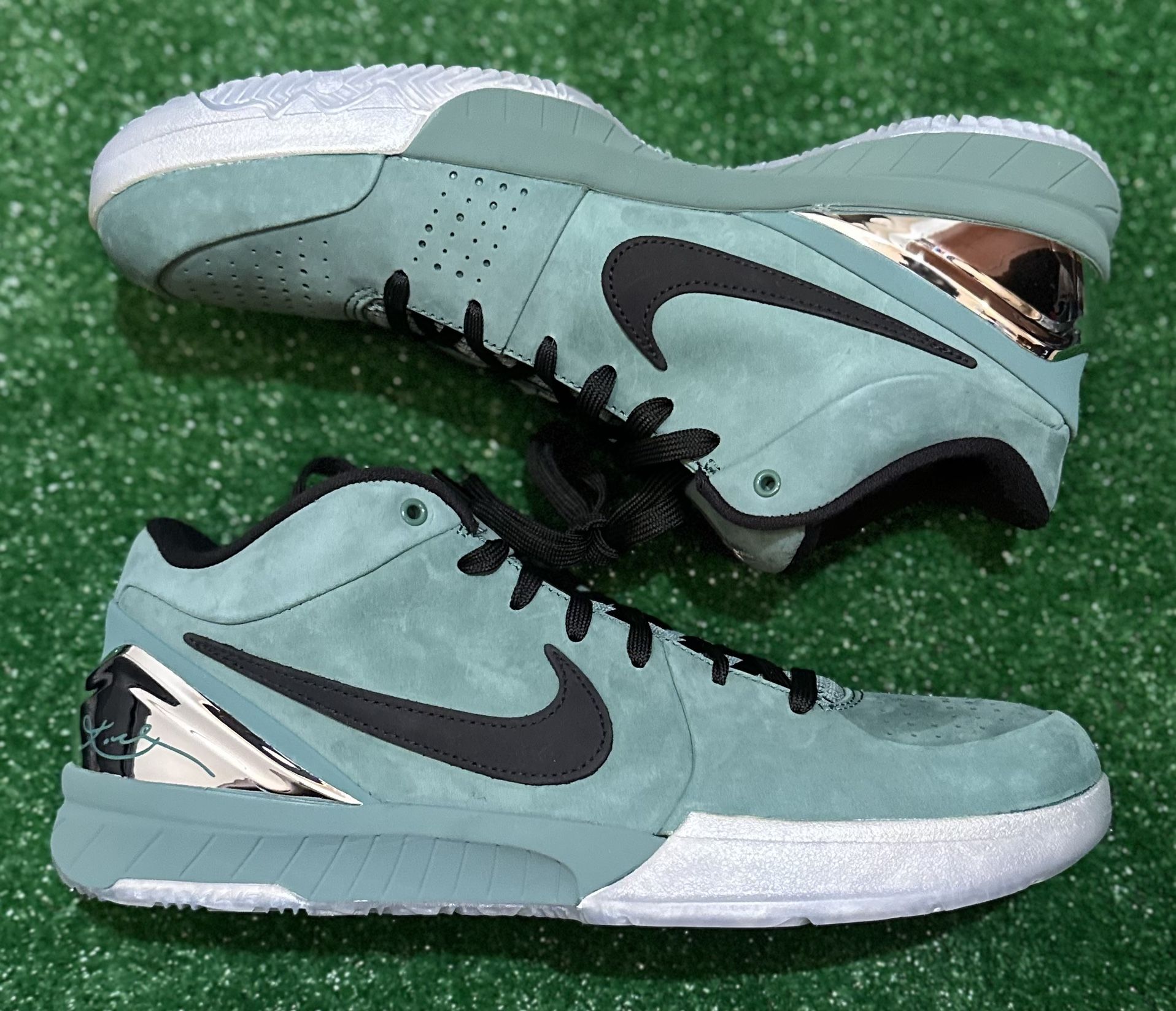 Brand New Nike Kobe 4 Girl Dad Size 11 With Original Box (Have Receipt On My Phone)