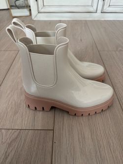 Dolce Vita Thundr H2O Chelsea Boots, Ivory, Lug Sole, Size 7