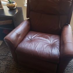 Recliner  Chair $50 GOOD CONDISION 
