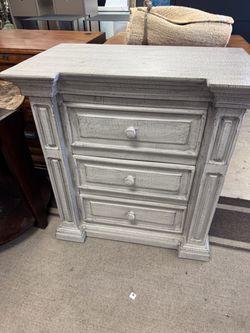Gray Painted Wood 3-Drawer Nightstand