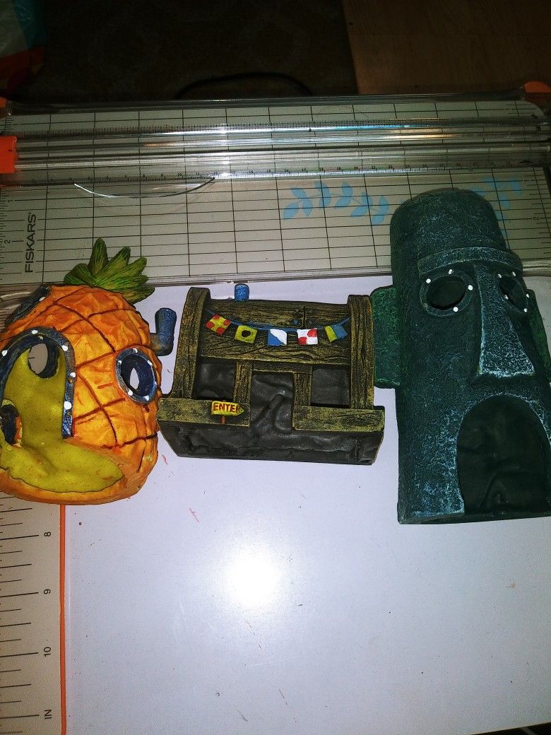 Sponge Bob Houses. Fish-tank