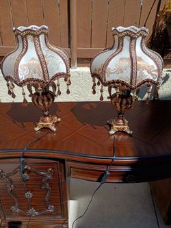 2 beautiful lamps