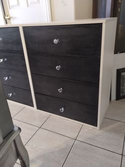 4 DRAWER CHEST OF DRAWERS( 2 AVAILABLE)