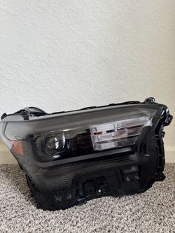 2026 Toyota Tacoma OEM Passenger Right Headlight Assembly — Brand New