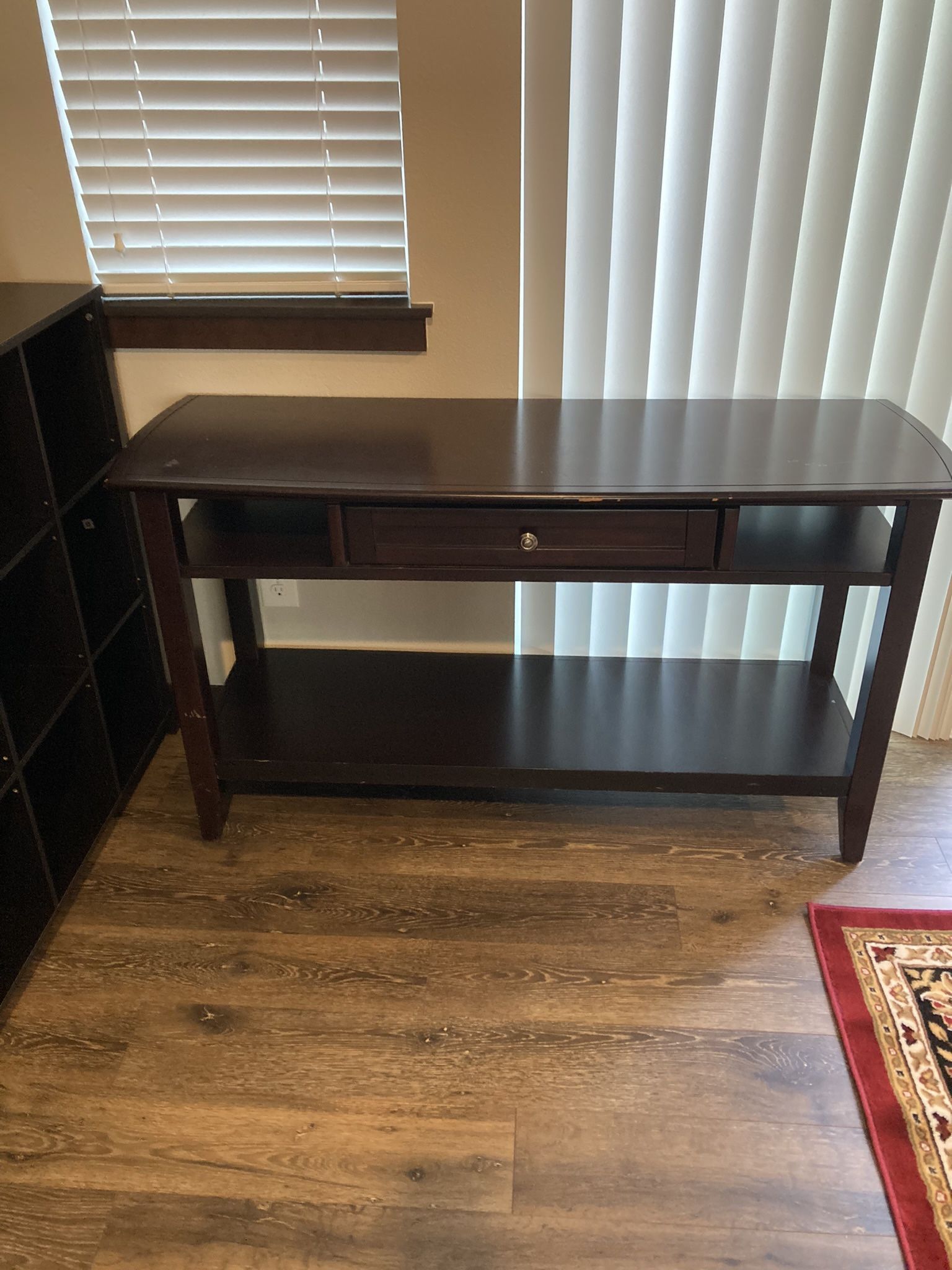 Entry / Sofa / Couch Table