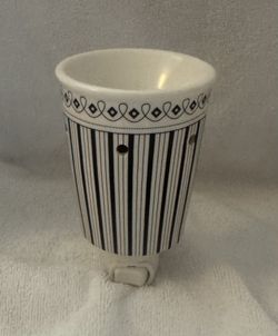 Scentsy Stripe Plug-In Wax Warmer