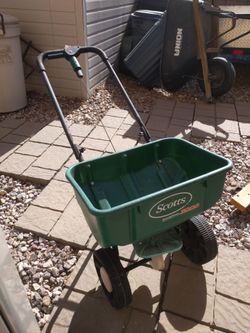 Scott Lawn Spreader