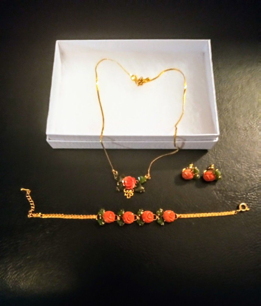 10k Gold Coral/Jade Necklace Set