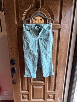 Size 6 Nine West Turquoise Capri
