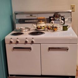 Vintage 1950’s Frigidaire stove With Double Oven Range