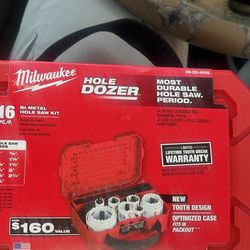 Brand New Milwaukee 16pc Hole Dozer Kit Never Used 