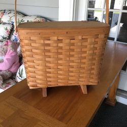 Longaberger basket with handle ! 