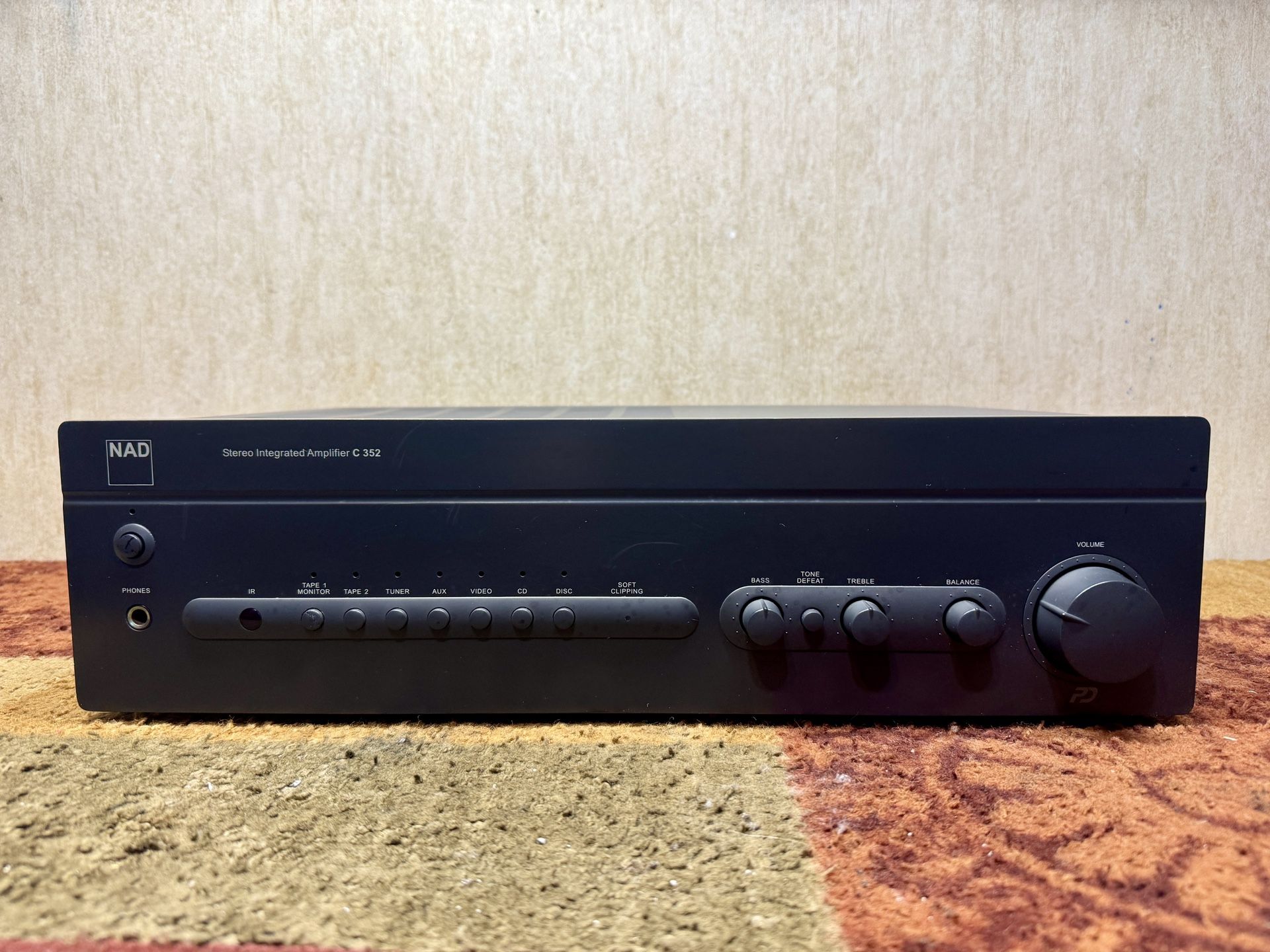 NAD C352 Stereo Integrated Amplifier