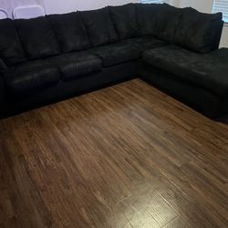 2 Piece Sectional Black Fairly Used 