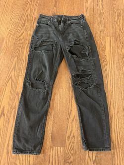 American Eagle Women’s Ripped Jean