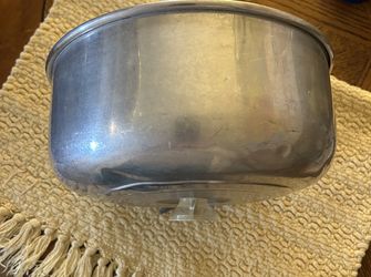 Vintage Aluminum Cake Cover,  Plastic Knob Mid Century Modern, 10” X 4”