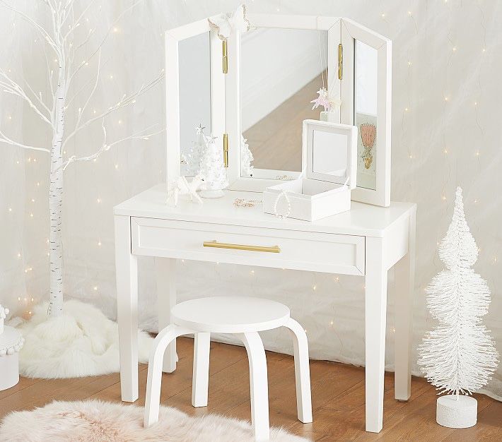 William Sonoma Chelsea Play Vanity