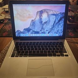 Apple Aluminum Macbook 13" A1278 Core 2 Duo 2.4 8GB 500GB MacOS X Yosemite
